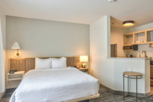 Allux Suites in Tallahassee Studio Queen