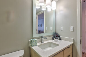 Alluxsuites Bathroom
