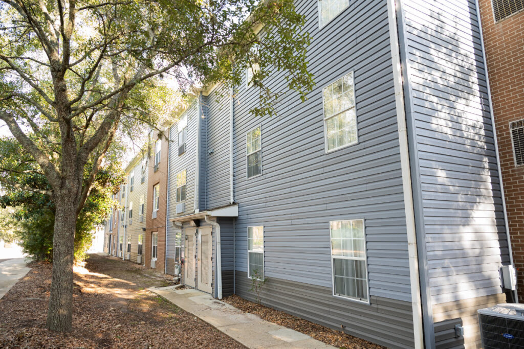 Exterior side of Alluxsuites