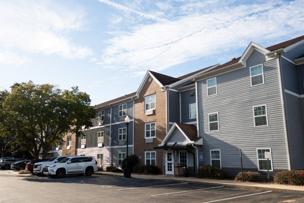 Parking at Alluxsuites