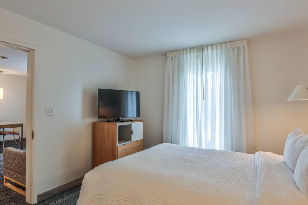 Queen Suite at Allux