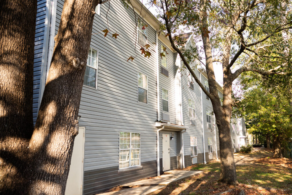 Side Exterior of Alluxsuites