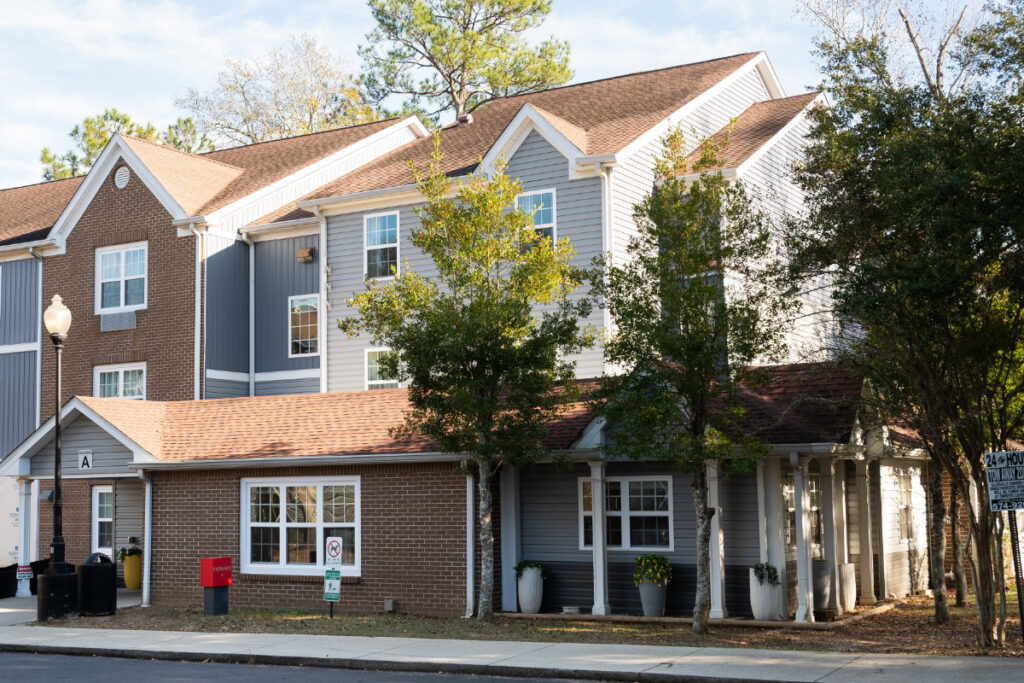 Stay at Alluxsuites Tally FL