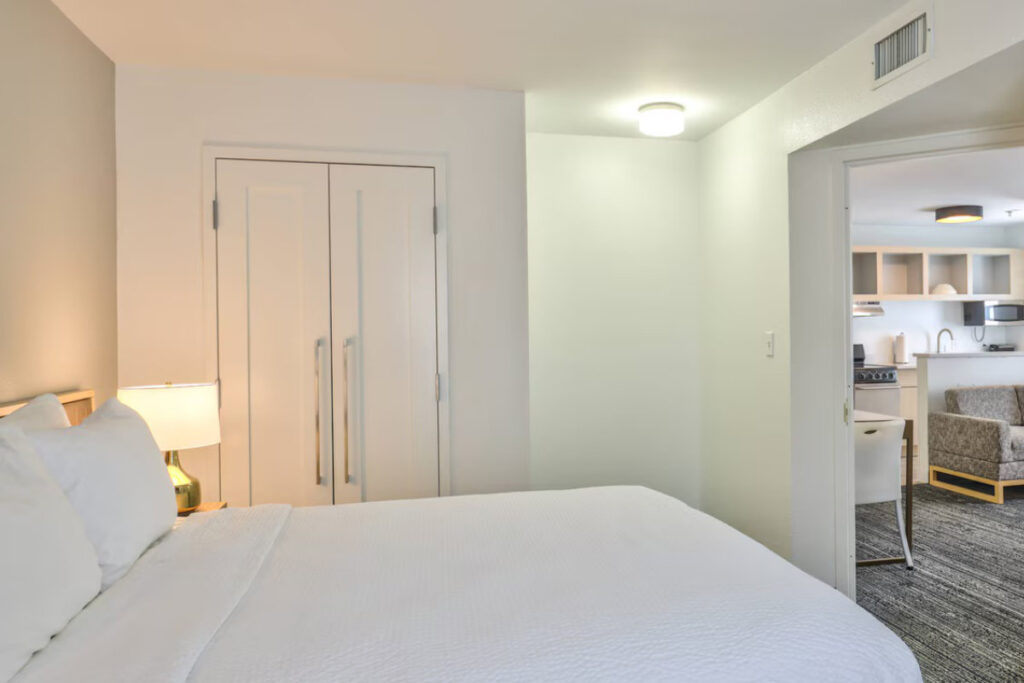 Suite Queen Bed x2