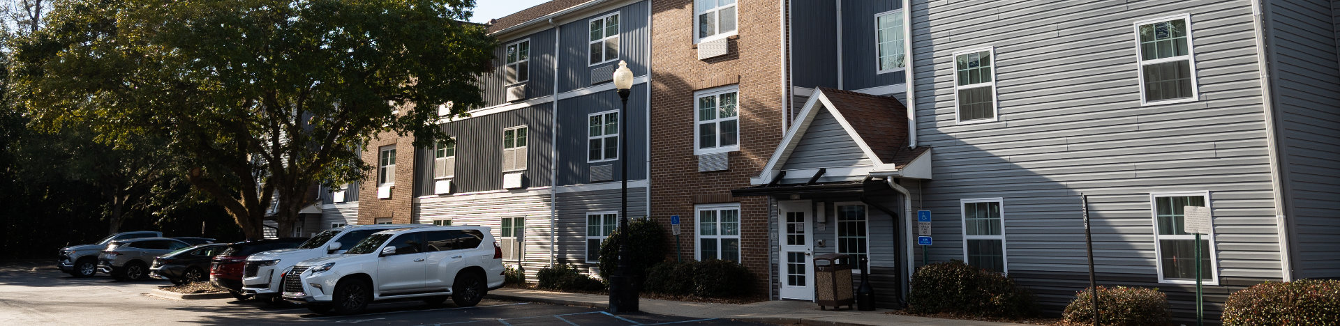 Tallahassee FL Alluxsuites