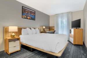 Alluxsuites in Tallahassee Suite