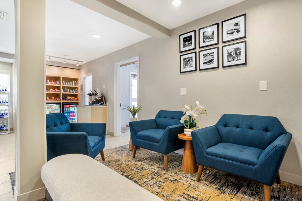 Lobby at Tallahassee FL Alluxsuites