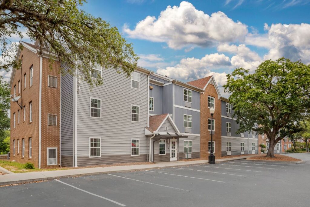 Outside of Alluxsuites at 1876